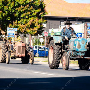 tractors 2780845
