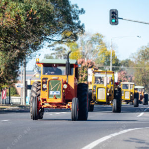 tractors 2780848